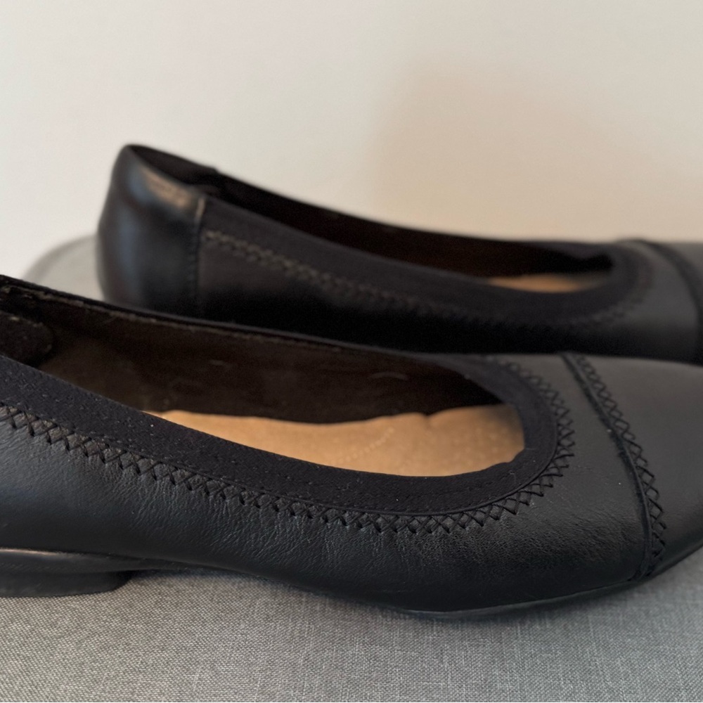 Clark’s Women's Sara Ballet Flats Size 9.5